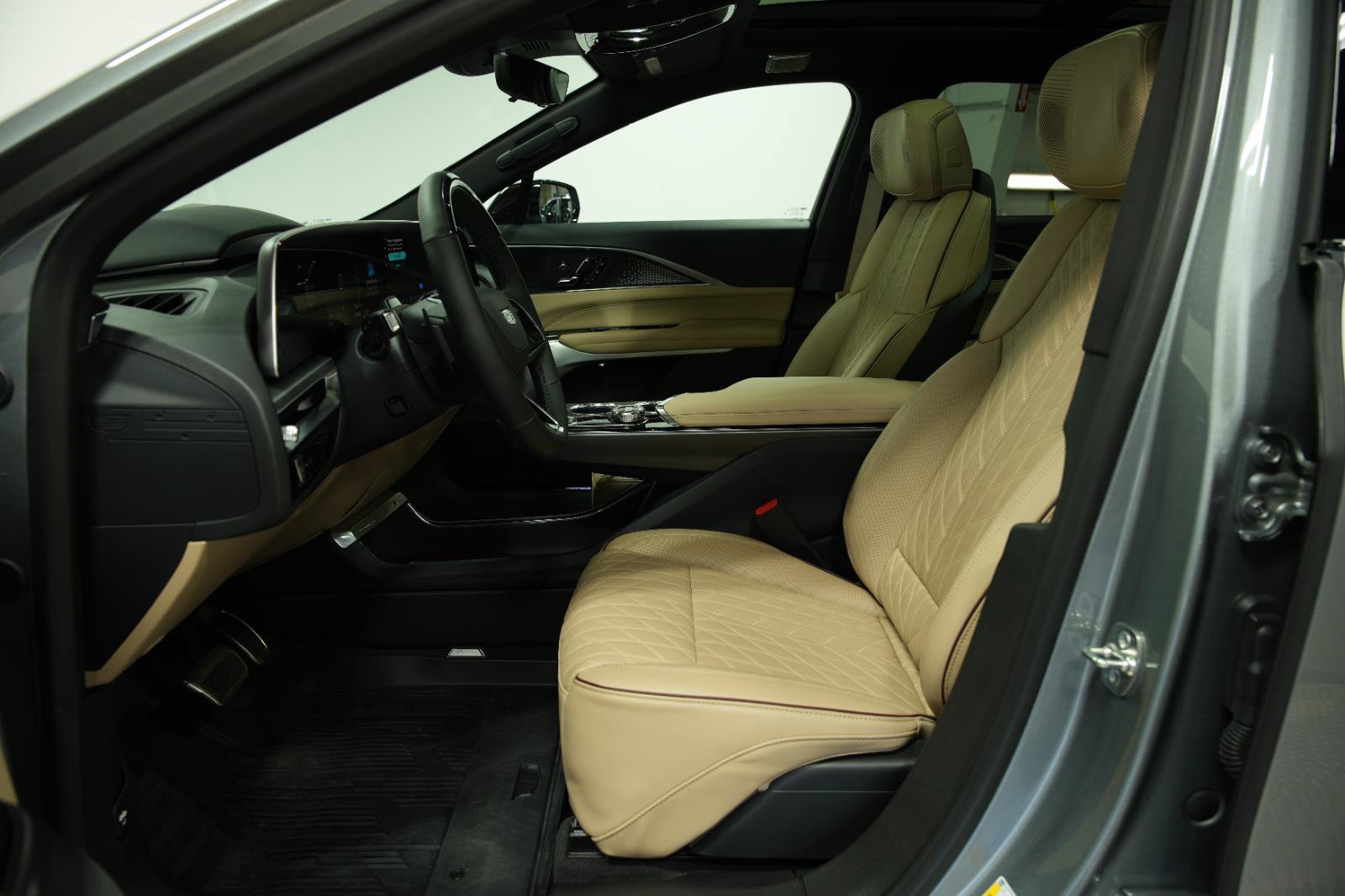 Used 2026 Cadillac Lyriq Signature Luxury w/ Nappa Leather Package AWD/4WD image 29