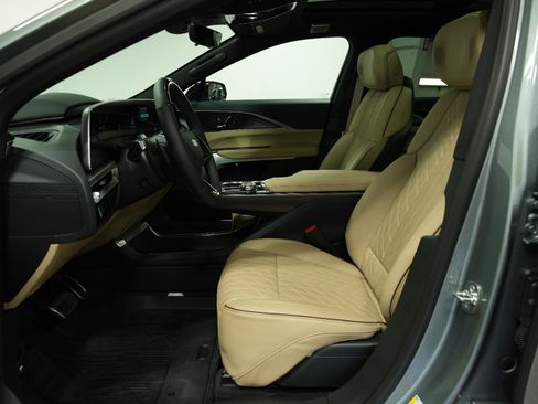 Used 2026 Cadillac Lyriq Signature Luxury w/ Nappa Leather Package AWD/4WD image 29