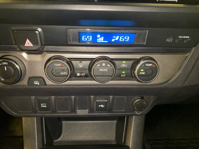 Used 2022 Toyota Tacoma SR AWD/4WD image 36
