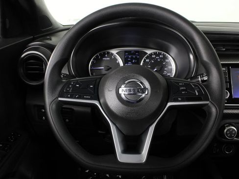 Certified 2020 Nissan Kicks S FWD image 10