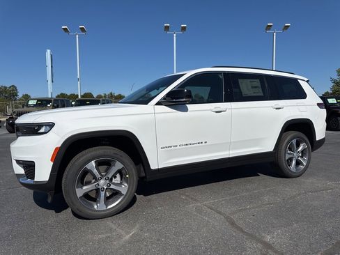 New 2025 Jeep Grand Cherokee L Limited image 39