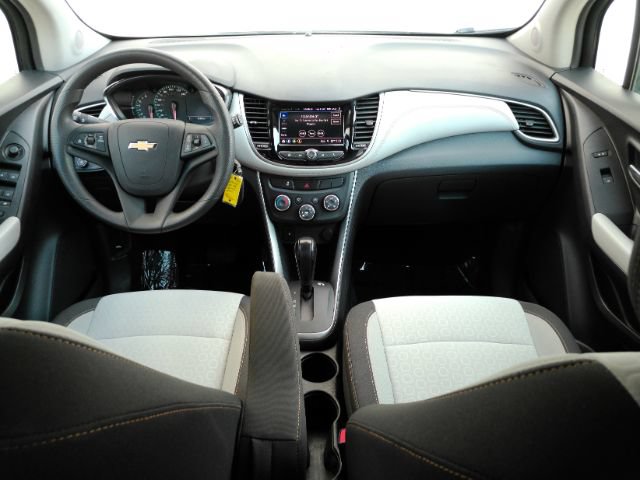 Used 2022 Chevrolet Trax LS w/ Tint and Cruise Package AWD/4WD image 3