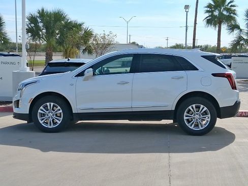 Used 2024 Cadillac XT5 Luxury w/ LPO, Floor Liner Package image 3