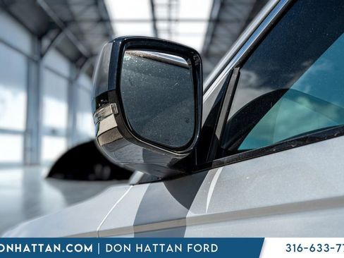Used 2023 Jeep Grand Cherokee L Limited AWD/4WD image 29