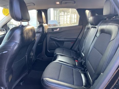 Used 2023 Ford Escape SE image 17