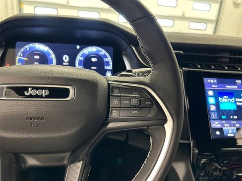 New 2025 Jeep Grand Cherokee L Altitude image 20