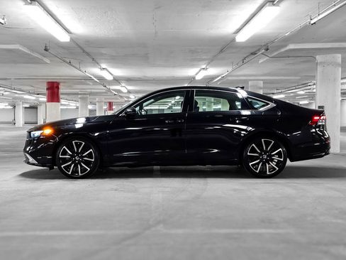 Used 2023 Honda Accord Touring image 13