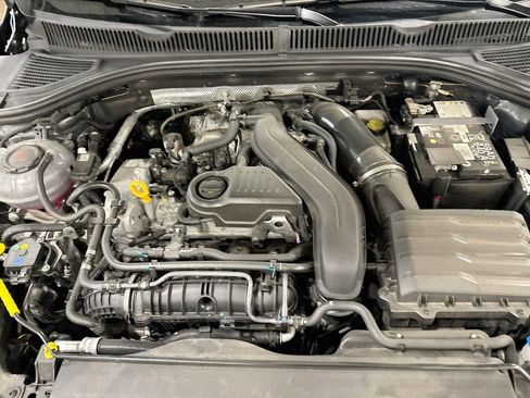 Used 2025 Volkswagen Jetta SE w/ Sunroof Package FWD image 31