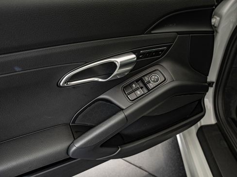 Certified 2019 Porsche 718 Boxster image 27