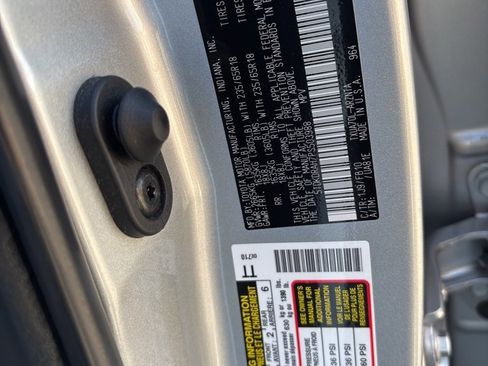 Used 2023 Toyota Highlander LE image 24