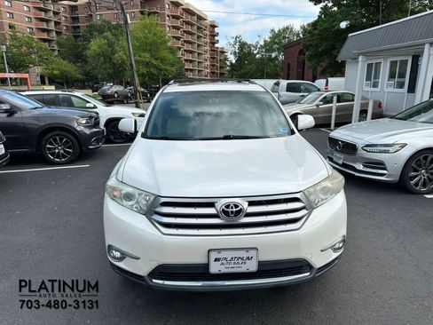 Used 2012 Toyota Highlander Limited w/ Tow Pkg AWD/4WD image 2