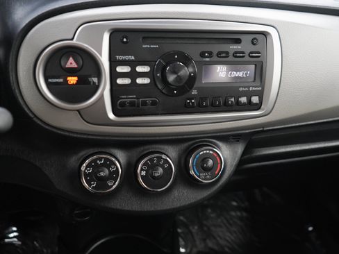 Used 2013 Toyota Yaris L FWD image 17