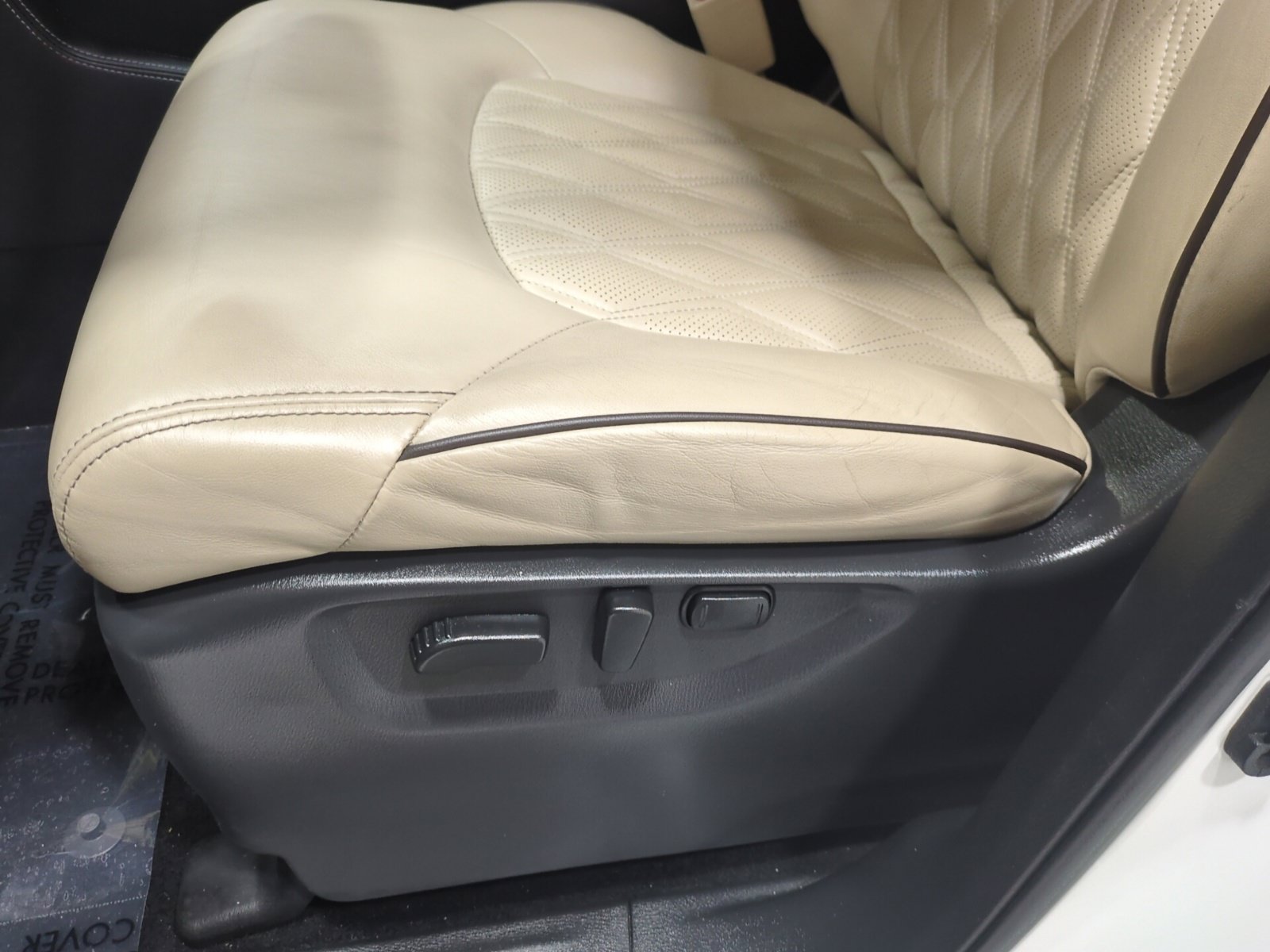 Used 2022 Nissan Armada Platinum AWD/4WD image 22