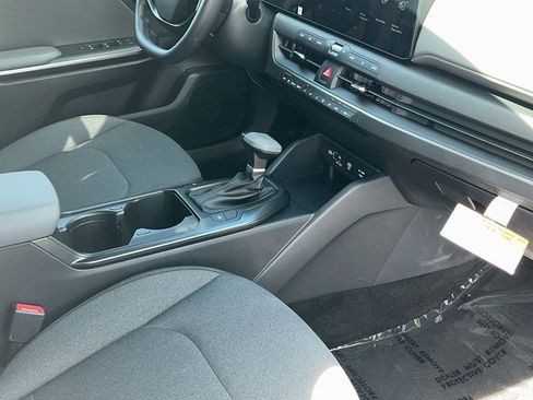 Certified 2025 Kia K4 LXS image 18