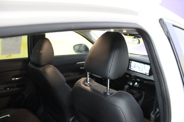 Used 2026 Nissan Kicks SR FWD image 10
