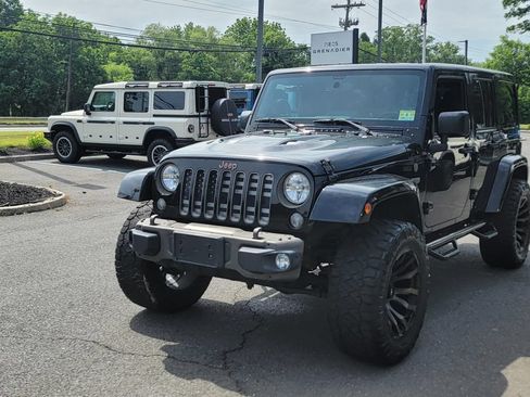 Used 2016 Jeep Wrangler Unlimited Sahara AWD/4WD image 4