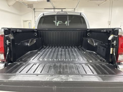 Used 2023 Toyota Tacoma SR AWD/4WD image 23