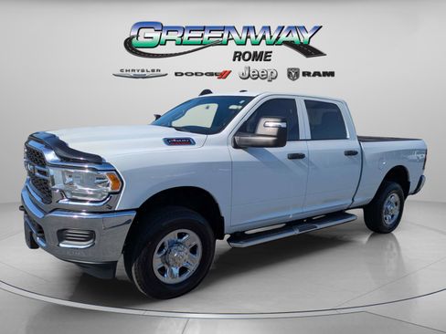 Used 2024 RAM 2500 Tradesman w/ Chrome Appearance Group AWD/4WD image 4