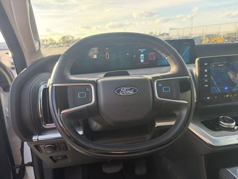 Used 2025 Ford Expedition Max Platinum image 27