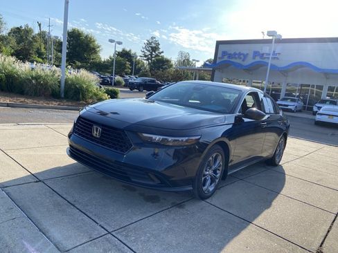 Used 2023 Honda Accord EX image 4