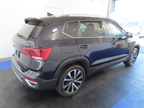 Used 2022 Volkswagen Taos SE AWD/4WD image 14