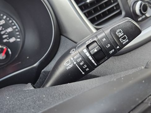 Used 2018 Kia Sorento LX image 29