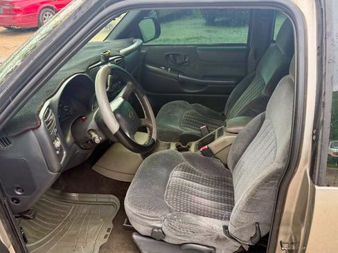 Used 1999 Chevrolet S10 Pickup LS RWD image 9