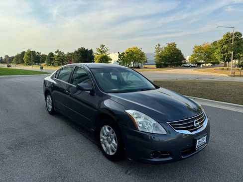 Used 2010 Nissan Altima 2.5 S image 3