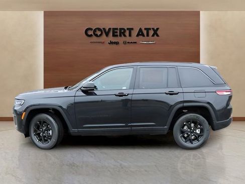 New 2026 Jeep Grand Cherokee Altitude image 2
