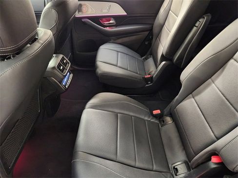 Used 2025 Mercedes-Benz GLS 450 4MATIC image 30