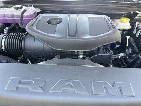 New 2026 RAM 1500 Laramie AWD/4WD image 17