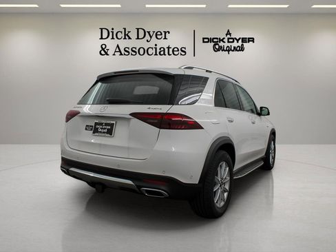 Used 2025 Mercedes-Benz GLE 450e 4MATIC image 2