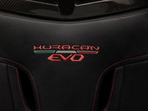 Used 2020 Lamborghini Huracan EVO image 35