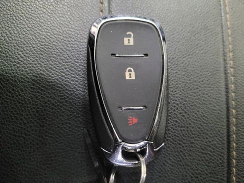 Used 2020 Chevrolet Traverse LS AWD/4WD image 32