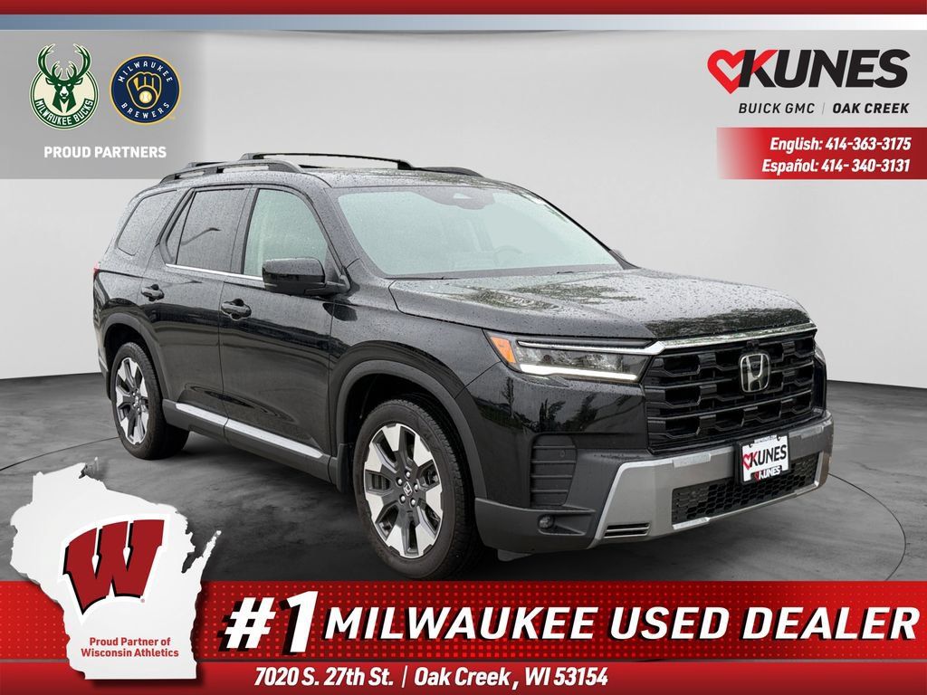 Used 2026 Honda Pilot Touring image 1