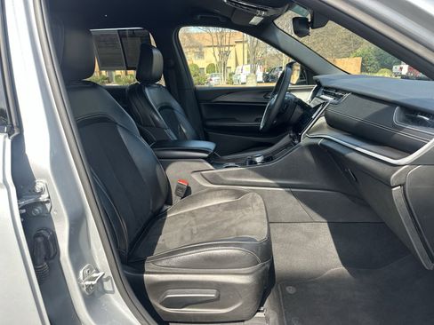 Used 2024 Jeep Grand Cherokee L Laredo image 22