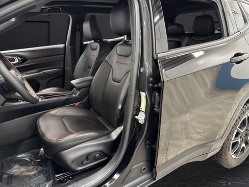 Used 2024 Jeep Compass Trailhawk w/ Trailhawk Elite Group image 4