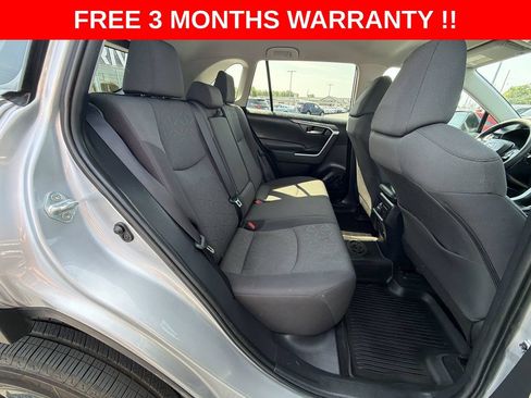 Used 2021 Toyota RAV4 XLE AWD/4WD image 21