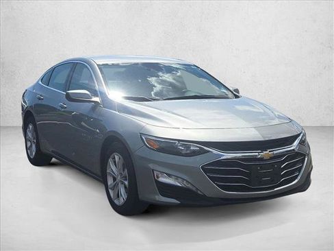 Used 2025 Chevrolet Malibu LT FWD image 3