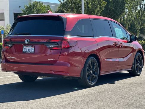 Certified 2023 Honda Odyssey Sport image 4