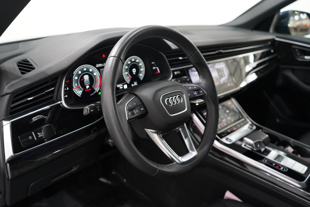 Used 2025 Audi Q8 Premium Plus AWD/4WD image 17