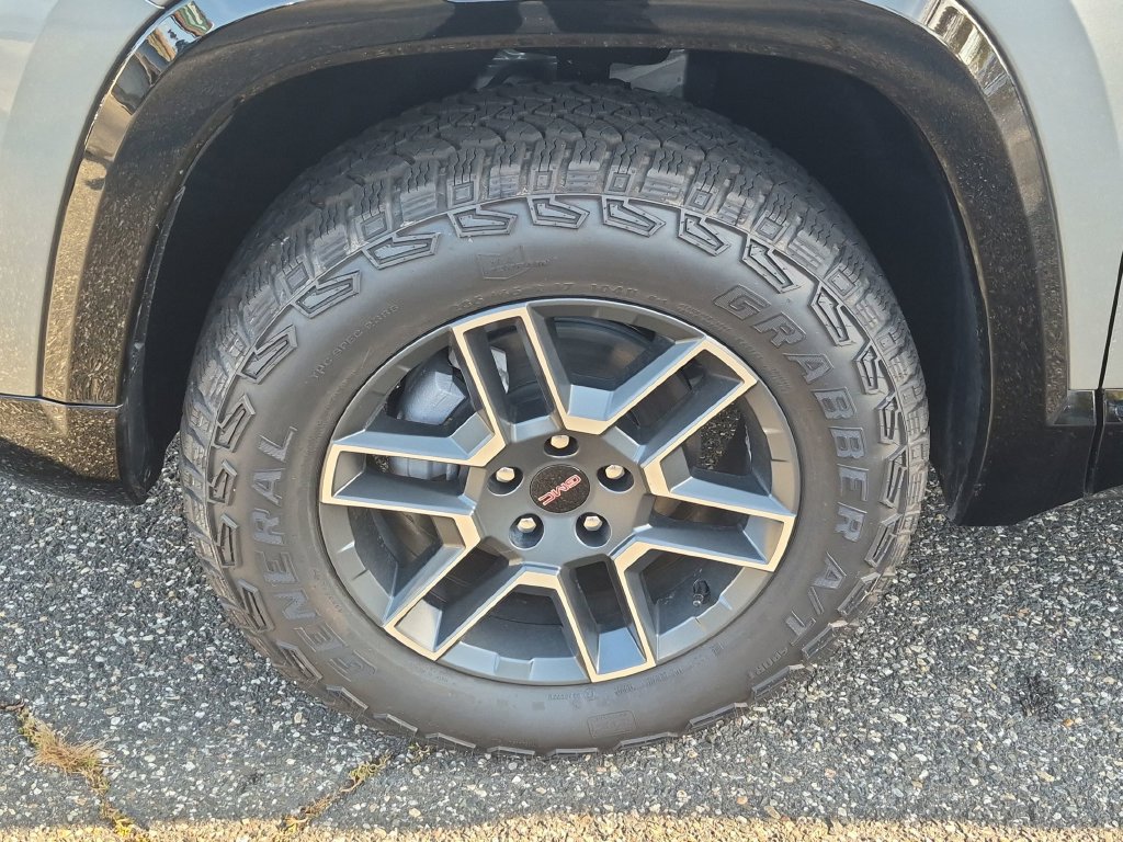 New 2027 GMC Terrain AT4 w/ Technology Package II AWD/4WD image 30