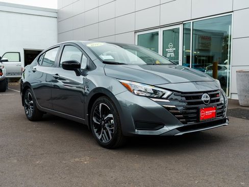 New 2025 Nissan Versa SR w/ Trunk Package image 27