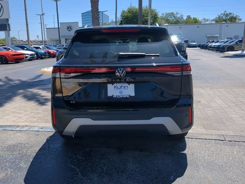 New 2026 Volkswagen Tiguan SE FWD image 5