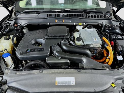 Used 2020 Ford Fusion SE FWD image 29