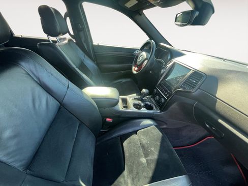 Used 2018 Jeep Grand Cherokee Altitude image 15