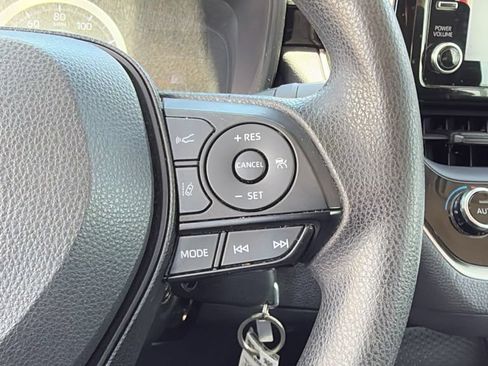 Used 2020 Toyota Corolla LE FWD image 31