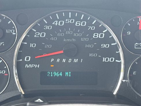 Used 2024 GMC Savana 2500 w/ Driver Convenience Package image 22