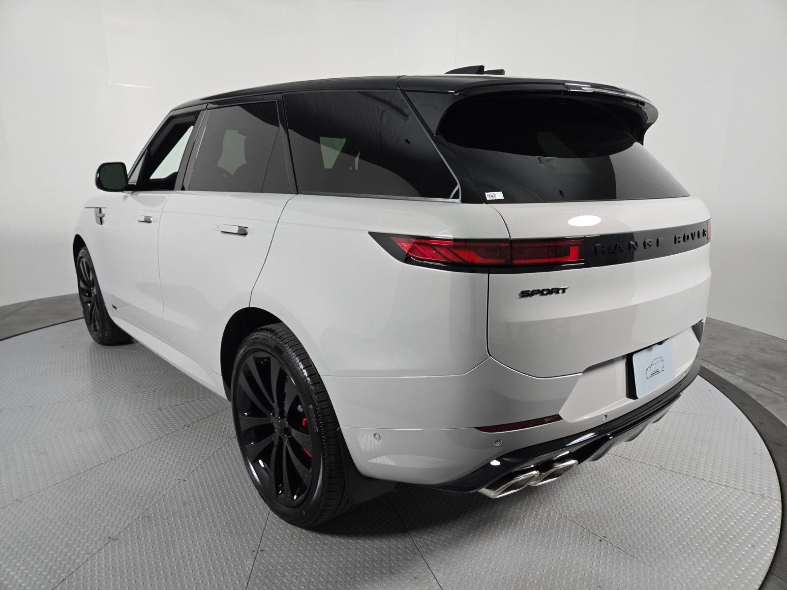 New 2026 Land Rover Range Rover Sport Dynamic SE AWD/4WD image 17