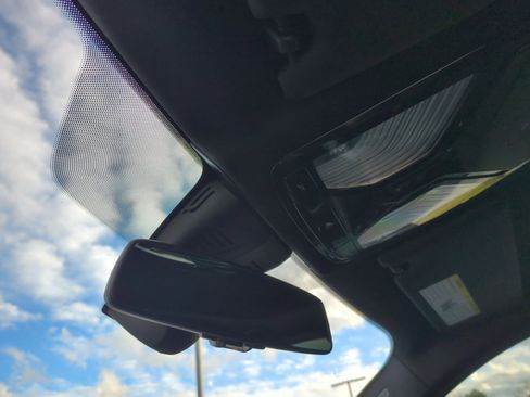 Certified 2023 BMW 330i 330i w/ M Sport Package image 24